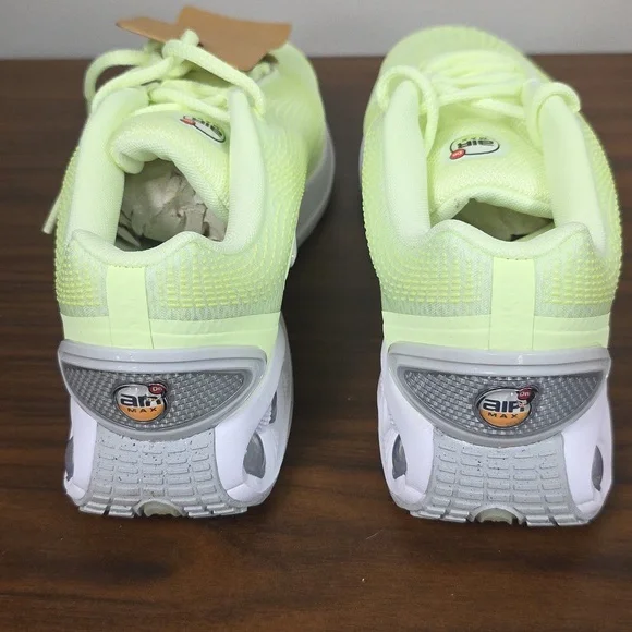 Nike Air Max DN SE Barely Volt Silver HJ9636-701 Women's 9 / Men's 7.5